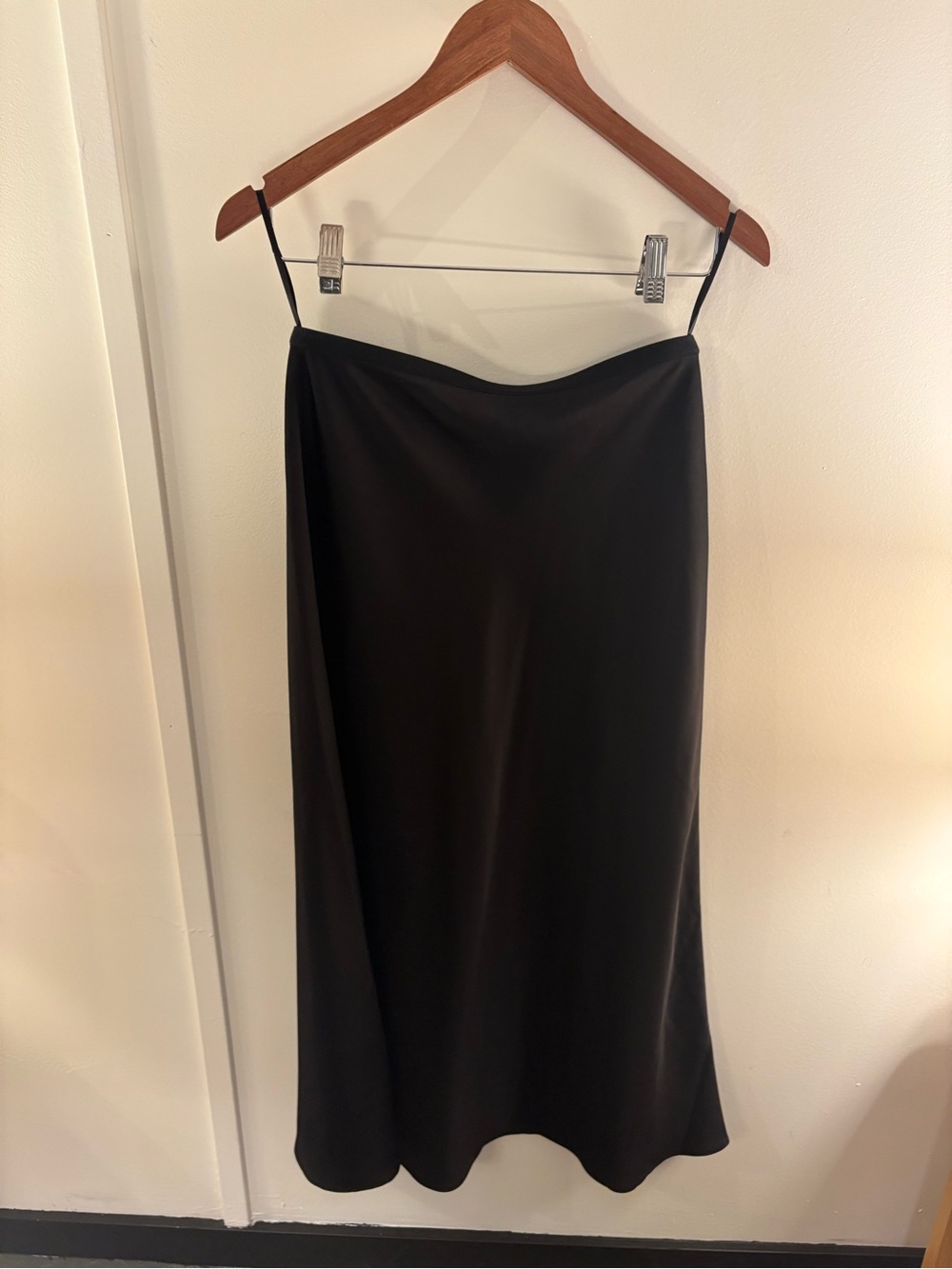 UNIQLO Classic Black Slip Skirt